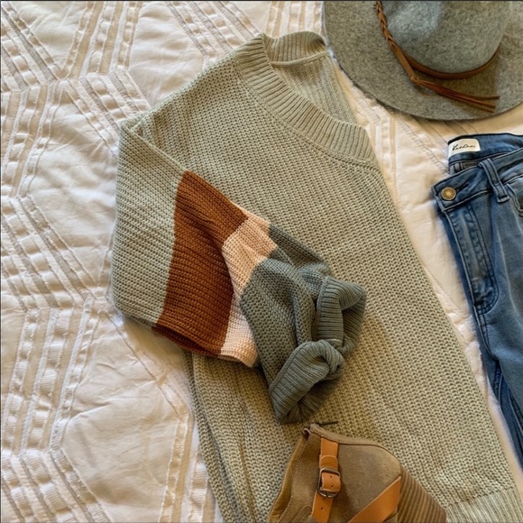 Sweater - Picture 6 of 6